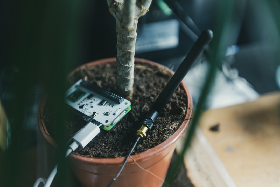 Cómo automatizar el riego del jardín con sistemas de riego inteligentes 2026