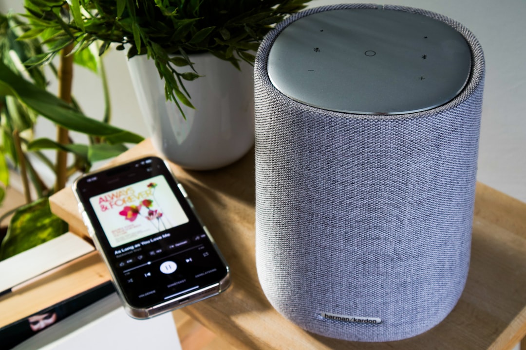 Alexa vs Google Home comparativa asistentes de voz 2026