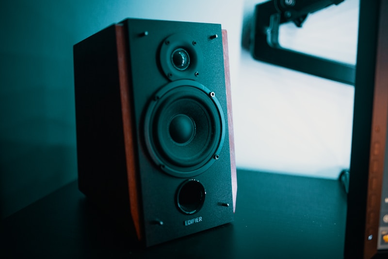 Sonos Era 100 vs Echo Studio